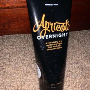 Apricots Overnight Face Mask